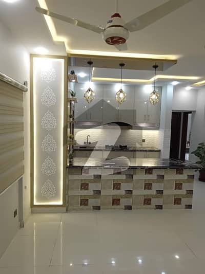 گلستانِِ جوہر ۔ بلاک 11 گلستانِ جوہر,کراچی میں 3 کمروں کا 6 مرلہ فلیٹ 2.75 کروڑ میں برائے فروخت۔