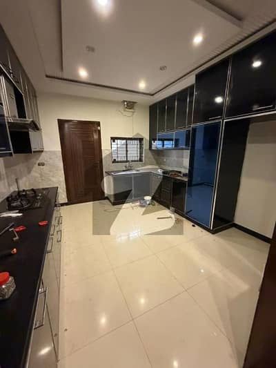 10 Marla Used House For Sale in Iris Block Bahria Town Lahore