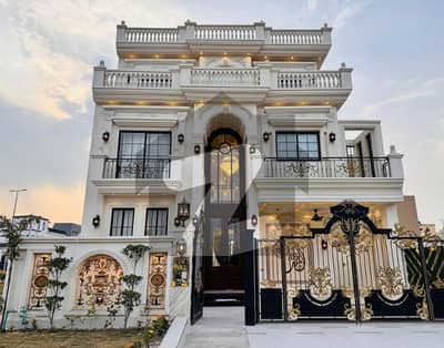 سٹی ہاؤسنگ سوسائٹی گوجرانوالہ میں 6 کمروں کا 10 مرلہ مکان 4.9 کروڑ میں برائے فروخت۔