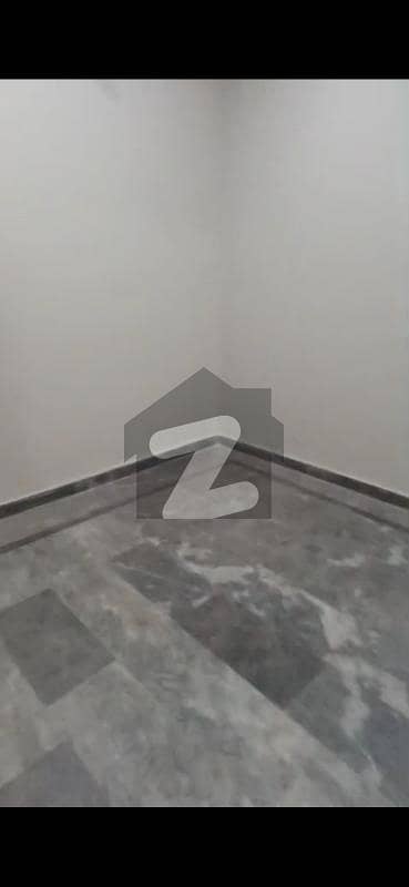 سمن آباد لاہور میں 2 کمروں کا 4 مرلہ زیریں پورشن 35.0 ہزار میں کرایہ پر دستیاب ہے۔