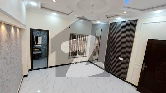 10 MARLA CORNER HOUSE WITH WAPDA AT IDEAL LOCATION OF JASMINE BLOCK IN PARK VIEW