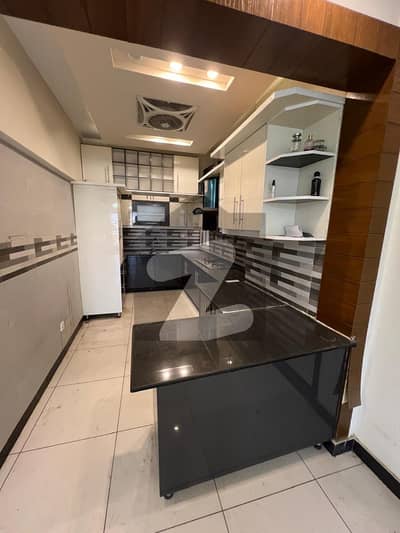 Well maintained 3 BED D/D FLAT 1650 SQ FEET AVAILABLE FOR SALE