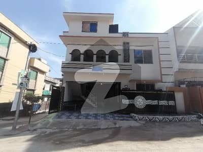 Stunning Prime Location House Is Available For Sale In Airport Housing Society - Sector 4