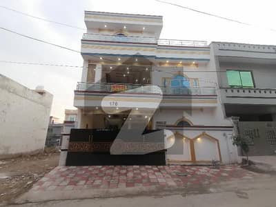 Prime Location In Airport Housing Society - Sector 4 House Sized 6 Marla For sale