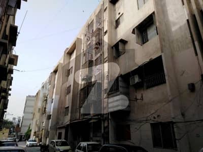 3 BED DD THIRD FLOOR WITHOUT LIFT BOUNDARY WALL CAR PARKING WEST OPEN 24 HOURS WATER GAS ELECTRICITY NEAR BY HASSAN SQUARE