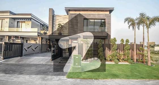 ڈی ایچ اے فیز 8 - بلاک ایس فیز 8,ڈیفنس (ڈی ایچ اے),لاہور میں 5 کمروں کا 1 کنال مکان 9.5 کروڑ میں برائے فروخت۔