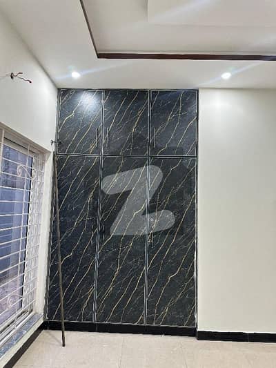 House Urgent For Sale 2 Year Old 9.5 Marla In Nasheman Iqbal Phase 2