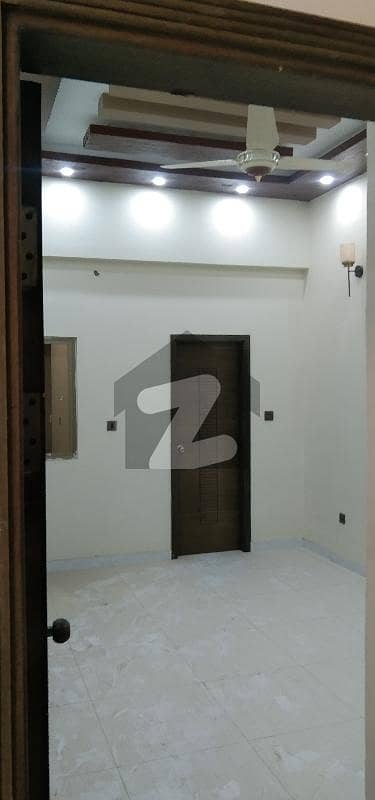 گارڈن ایسٹ جمشید ٹاؤن,کراچی میں 3 کمروں کا 5 مرلہ فلیٹ 2.5 کروڑ میں برائے فروخت۔