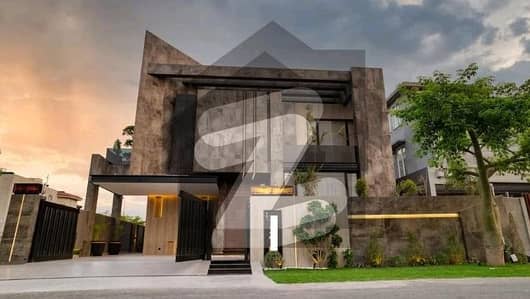 ڈی ایچ اے فیز 7 ڈیفنس (ڈی ایچ اے),لاہور میں 5 کمروں کا 1 کنال مکان 3.0 لاکھ میں کرایہ پر دستیاب ہے۔