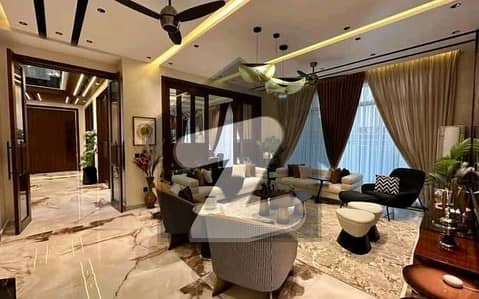 ڈی ایچ اے فیز 6 ڈیفنس (ڈی ایچ اے),لاہور میں 7 کمروں کا 2 کنال مکان 15.0 لاکھ میں کرایہ پر دستیاب ہے۔