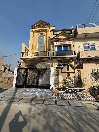 الرحمان فیز 2 - بلاک او الرحمان گارڈن فیز 2,الرحمان گارڈن,لاہور میں 5 کمروں کا 5 کنال مکان 2.4 کروڑ میں برائے فروخت۔