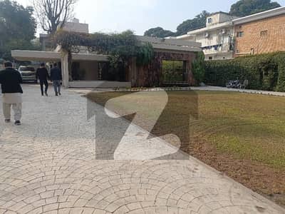 ایف ۔ 10 اسلام آباد میں 8 کمروں کا 2 کنال مکان 38.0 کروڑ میں برائے فروخت۔