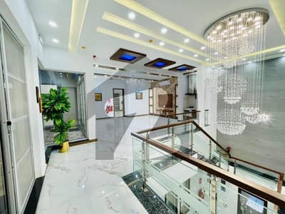 ڈی ایچ اے فیز 6 - بلاک کے فیز 6,ڈیفنس (ڈی ایچ اے),لاہور میں 3 کمروں کا 1 کنال بالائی پورشن 1.05 لاکھ میں کرایہ پر دستیاب ہے۔