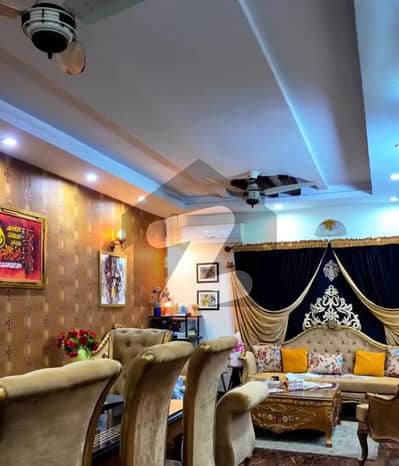 ڈی ایچ اے فیز 2 ڈیفنس (ڈی ایچ اے),لاہور میں 4 کمروں کا 10 مرلہ مکان 5.27 کروڑ میں برائے فروخت۔