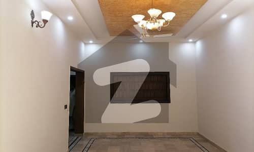 House For sale Is Readily Available In Prime Location Of Gulberg 3