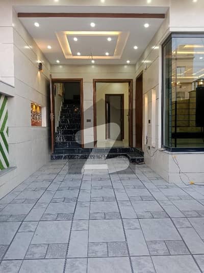 *Etihad Town Phase 1* Main Raiwind Road, Lahore Brand New Facing Park House Available For Rent *Prime Location* And Ideal For Living