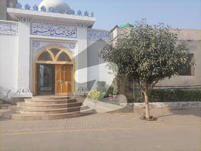 ایم ڈی اے کو - آپریٹو ہاؤسنگ سکیم ملتان میں 2 کنال رہائشی پلاٹ 5.2 کروڑ میں برائے فروخت۔