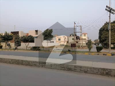 واپڈا ٹاؤن فیز 1 - بلاک بی واپڈا ٹاؤن فیز 1,واپڈا ٹاؤن,ملتان میں 1 کنال رہائشی پلاٹ 3.4 کروڑ میں برائے فروخت۔