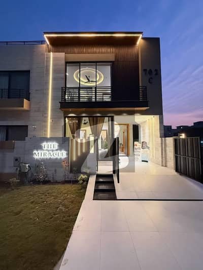 ڈی ایچ اے فیز 6 ڈیفنس (ڈی ایچ اے),لاہور میں 3 کمروں کا 5 مرلہ مکان 1.1 لاکھ میں کرایہ پر دستیاب ہے۔