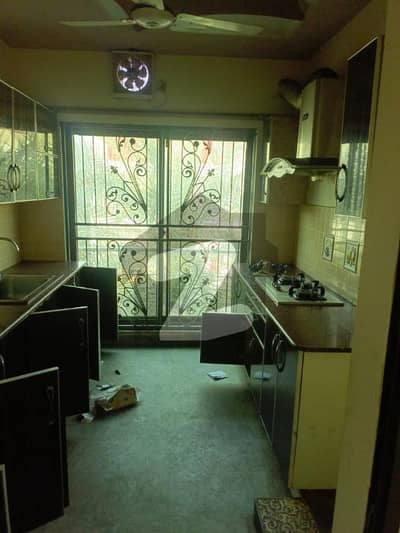 5 marla flat for sale with gas