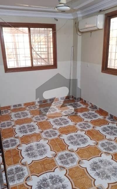 کلفٹن ۔ بلاک 4 کلفٹن,کراچی میں 2 کمروں کا 1 کنال بالائی پورشن 1.5 لاکھ میں کرایہ پر دستیاب ہے۔