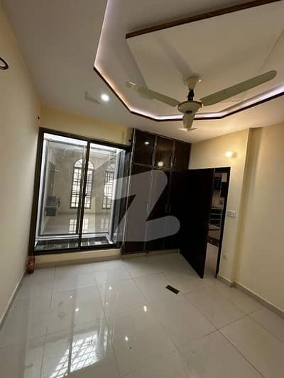 پارک ویو سٹی ۔ تولپ ایکسٹینشن بلاک پارک ویو سٹی,لاہور میں 4 کمروں کا 5 مرلہ مکان 2.0 کروڑ میں برائے فروخت۔