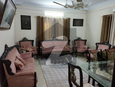 پی ای سی ایچ ایس جمشید ٹاؤن,کراچی میں 3 کمروں کا 7 مرلہ فلیٹ 5.0 کروڑ میں برائے فروخت۔