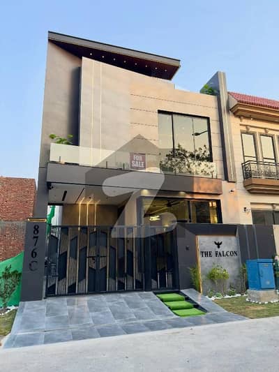 Brand New Altra modern design luxury house for rent