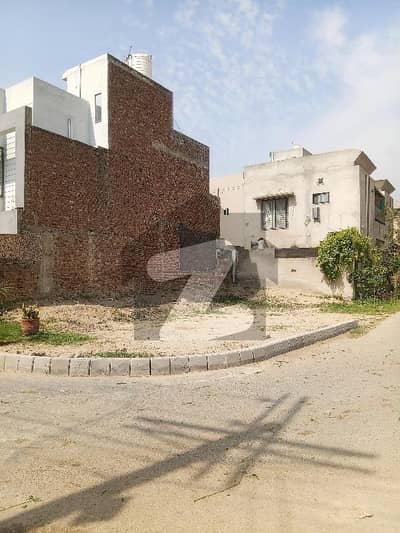 پراگون سٹی - آرچرڈ ١ بلاک پیراگون سٹی,لاہور میں 5 مرلہ رہائشی پلاٹ 1.45 کروڑ میں برائے فروخت۔