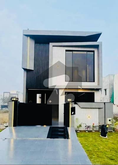 5 MARLA MODERN HOUSE FOR SALE IN DHA 9 TOWN.