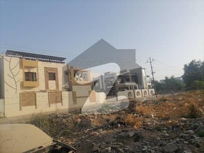 گلستانِِ جوہر ۔ بلاک 12 گلستانِ جوہر,کراچی میں 1 کنال رہائشی پلاٹ 14.5 کروڑ میں برائے فروخت۔