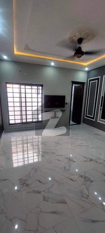 واپڈا ٹاؤن فیز 1 واپڈا ٹاؤن,لاہور میں 6 کمروں کا 10 مرلہ مکان 5.2 کروڑ میں برائے فروخت۔