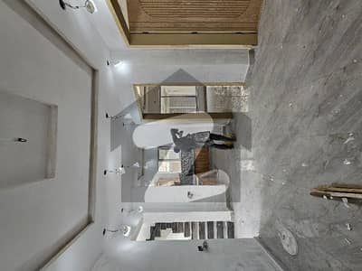 بحریہ نشیمن لاہور میں 5 کمروں کا 8 مرلہ مکان 2.45 کروڑ میں برائے فروخت۔