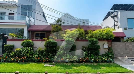 ڈی ایچ اے فیز 1 - بلاک ڈی فیز 1,ڈیفنس (ڈی ایچ اے),لاہور میں 2 کمروں کا 10 مرلہ مکان 3.5 کروڑ میں برائے فروخت۔