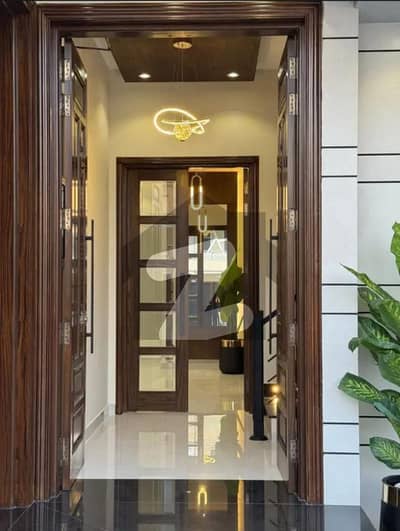 5-Marla Modern Elegance for Rent in DHA Phase 9 Town 4 Master Bedrooms, Attached Baths, Marble Flooring, Spacious Drawing & Dining, Modern Company Kitchen, TV Lounges, Prime Location, 1-Car Parking Easy Deal with Motivated Seller!