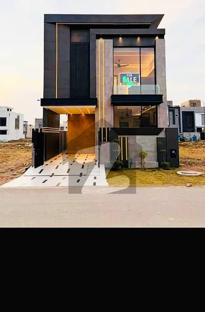 ڈی ایچ اے 9 ٹاؤن ڈیفنس (ڈی ایچ اے),لاہور میں 3 کمروں کا 5 مرلہ مکان 2.02 کروڑ میں برائے فروخت۔