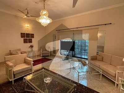 ایف ۔ 8/3 ایف ۔ 8,اسلام آباد میں 11 کمروں کا 2 کنال مکان 35.0 لاکھ میں کرایہ پر دستیاب ہے۔