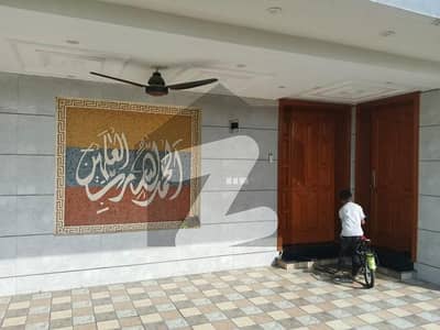 بحریہ ٹاؤن سیکٹر سی بحریہ ٹاؤن,لاہور میں 2 کمروں کا 5 مرلہ زیریں پورشن 42.0 ہزار میں کرایہ پر دستیاب ہے۔