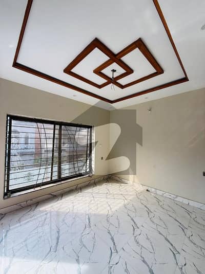 پارک ویو سٹی ۔ جیڈ بلاک پارک ویو سٹی,لاہور میں 4 کمروں کا 5 مرلہ مکان 1.8 کروڑ میں برائے فروخت۔