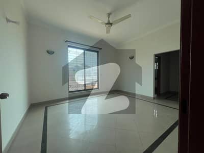 Kanal Stylish 3 Beds Lower Lock Upper Portion