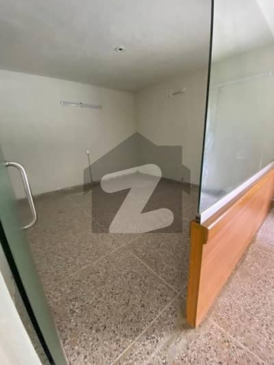 آئی ۔ 10 اسلام آباد میں 11 مرلہ دفتر 3.6 لاکھ میں کرایہ پر دستیاب ہے۔