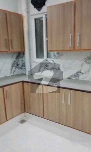 ایچ ۔ 13 اسلام آباد میں 1 کمرے کا 2 مرلہ فلیٹ 60.0 لاکھ میں برائے فروخت۔