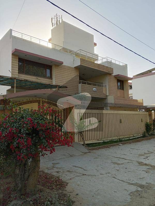 600 Sq Yard House Available For Sale 600 Sq Yard House Available For Sale