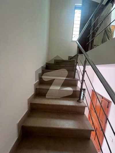 ڈی ایچ اے فیز 3 - بلاک ڈبل ایکس فیز 3,ڈیفنس (ڈی ایچ اے),لاہور میں 3 کمروں کا 1 کنال بالائی پورشن 1.35 لاکھ میں کرایہ پر دستیاب ہے۔