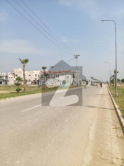 پیراگون سٹی ۔ وُوڈز1 بلاک پیراگون سٹی,لاہور میں 10 مرلہ رہائشی پلاٹ 2.5 کروڑ میں برائے فروخت۔