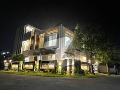 واپڈا سٹی ۔ بلاک ای واپڈا سٹی,فیصل آباد میں 5 کمروں کا 10 مرلہ مکان 4.35 کروڑ میں برائے فروخت۔