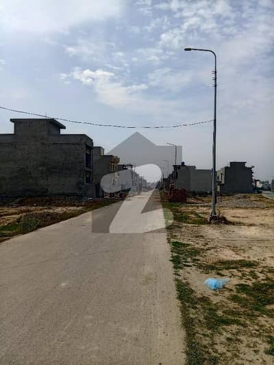 پیراگون سٹی ۔ آرچرڈ بلاک پیراگون سٹی,لاہور میں 5 مرلہ رہائشی پلاٹ 1.12 کروڑ میں برائے فروخت۔