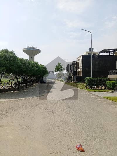 پیراگون سٹی ۔ آرچرڈ بلاک پیراگون سٹی,لاہور میں 10 مرلہ رہائشی پلاٹ 2.3 کروڑ میں برائے فروخت۔