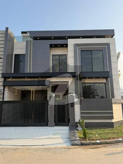 سٹی ہاؤسنگ سوسائٹی سیالکوٹ میں 4 کمروں کا 7 مرلہ مکان 3.25 کروڑ میں برائے فروخت۔