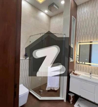 Prime Location 1000 Square Yards House In Central Bahria Town - Precinct 7 For sale